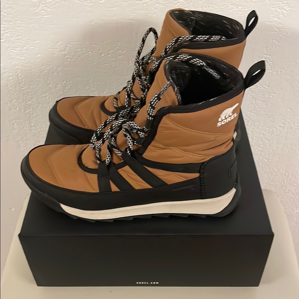 Sorel Whitney II short lace up Brown and Black Winter Boots